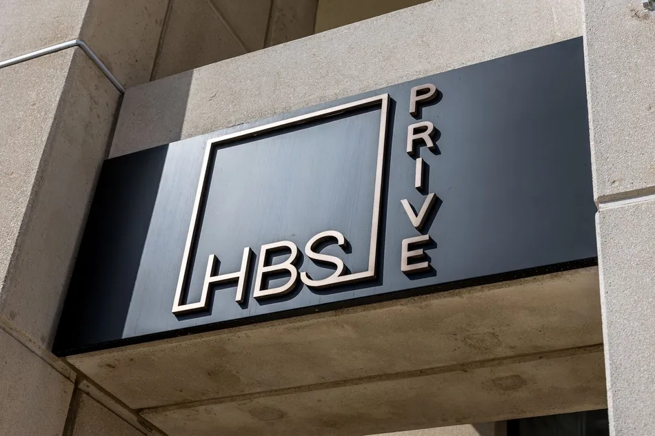 Telecom Service Entry Box A private safe deposit box in 10 minutes: HBS Privé opens its Dubai ...