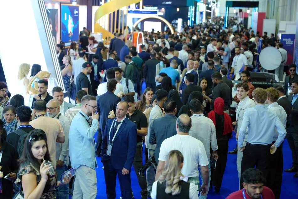 Forex Expo Dubai 2026 opened today at Dubai World Trade Centre, drawing more than 16,000 attendees on Day 1 alone, including traders, investors, brokers, IBs, affiliates, and financial-market professionals across five packed halls. Image courtesy: Forex Expo Dubai